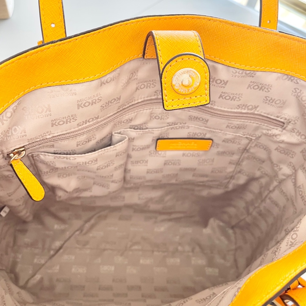 Authentic Michael Kors Bag - image 6